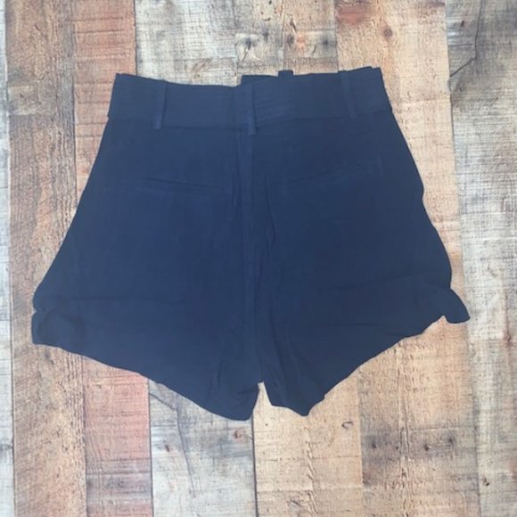 Linen Tied Shorts - Picture 2 of 2